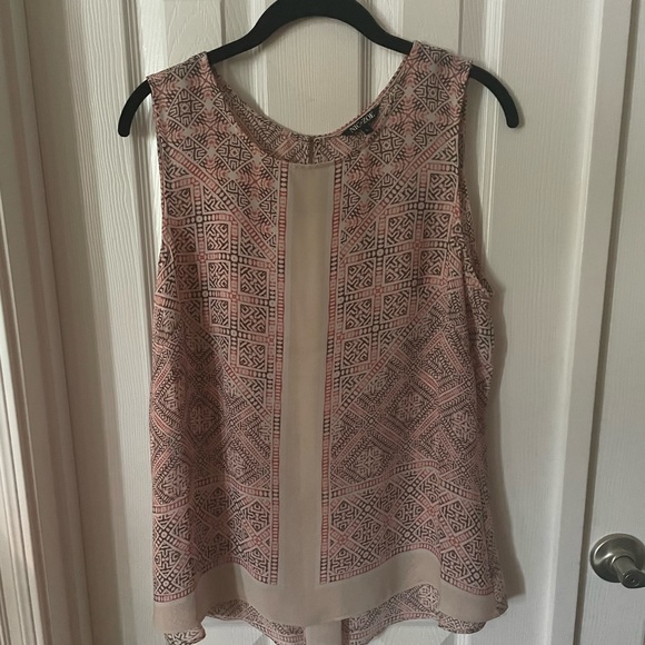 Nic and Zoe sleeveless shell. Tan and pink. - Picture 3 of 5